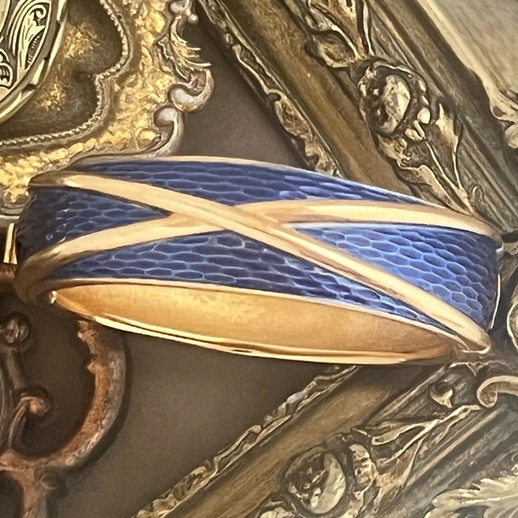 VINTAGE • 1955 Crown TRIFARI Antique Bracelet - Picture 5 of 5